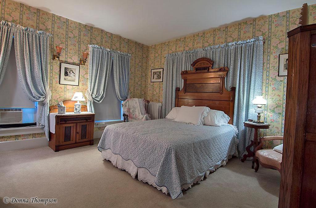 Rosewood Inn コーニング エクステリア 写真